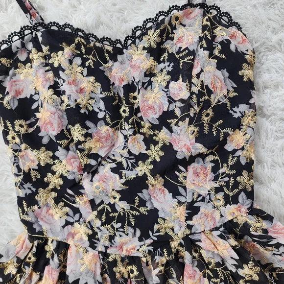 Vici Black Floral Embroidered Peplum Tank - Picture 5 of 8